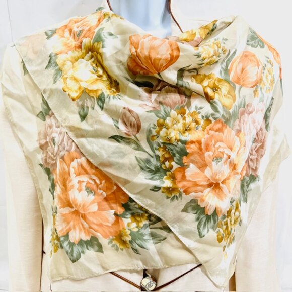 Vgt Pierre Cardin 100% Silk Scarf Chiffon Satin 34"Red beige gray Designed(42) - Picture 10 of 13